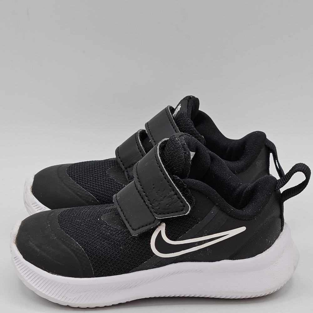 Nike Star runner black and white swoosh trainers size 5c